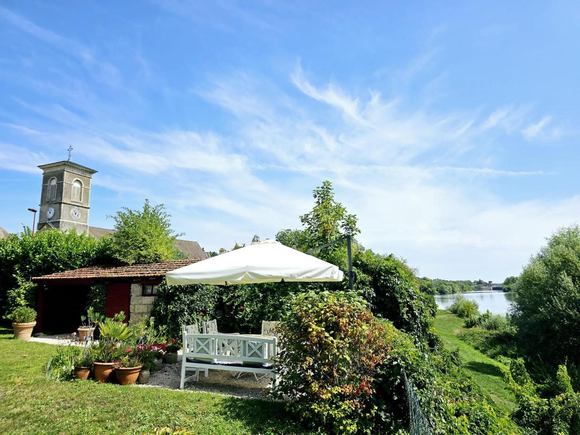 Jan'S Place In Burgundy Ecuelles  ภายนอก รูปภาพ